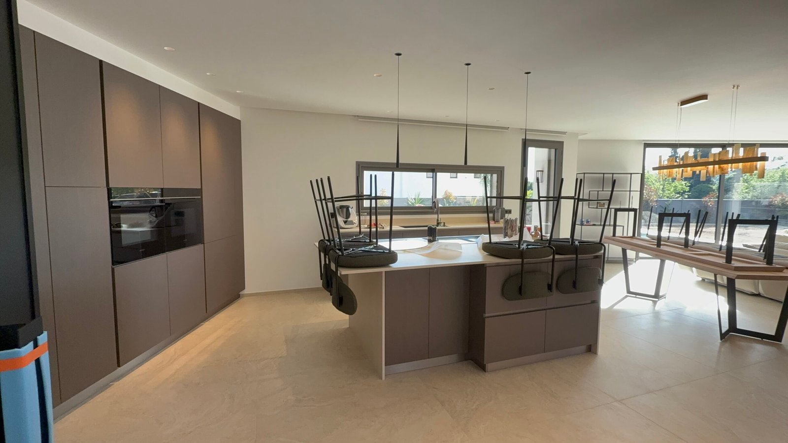 Revetement deco salon beton Mougins - Sud Artiste Rénovation