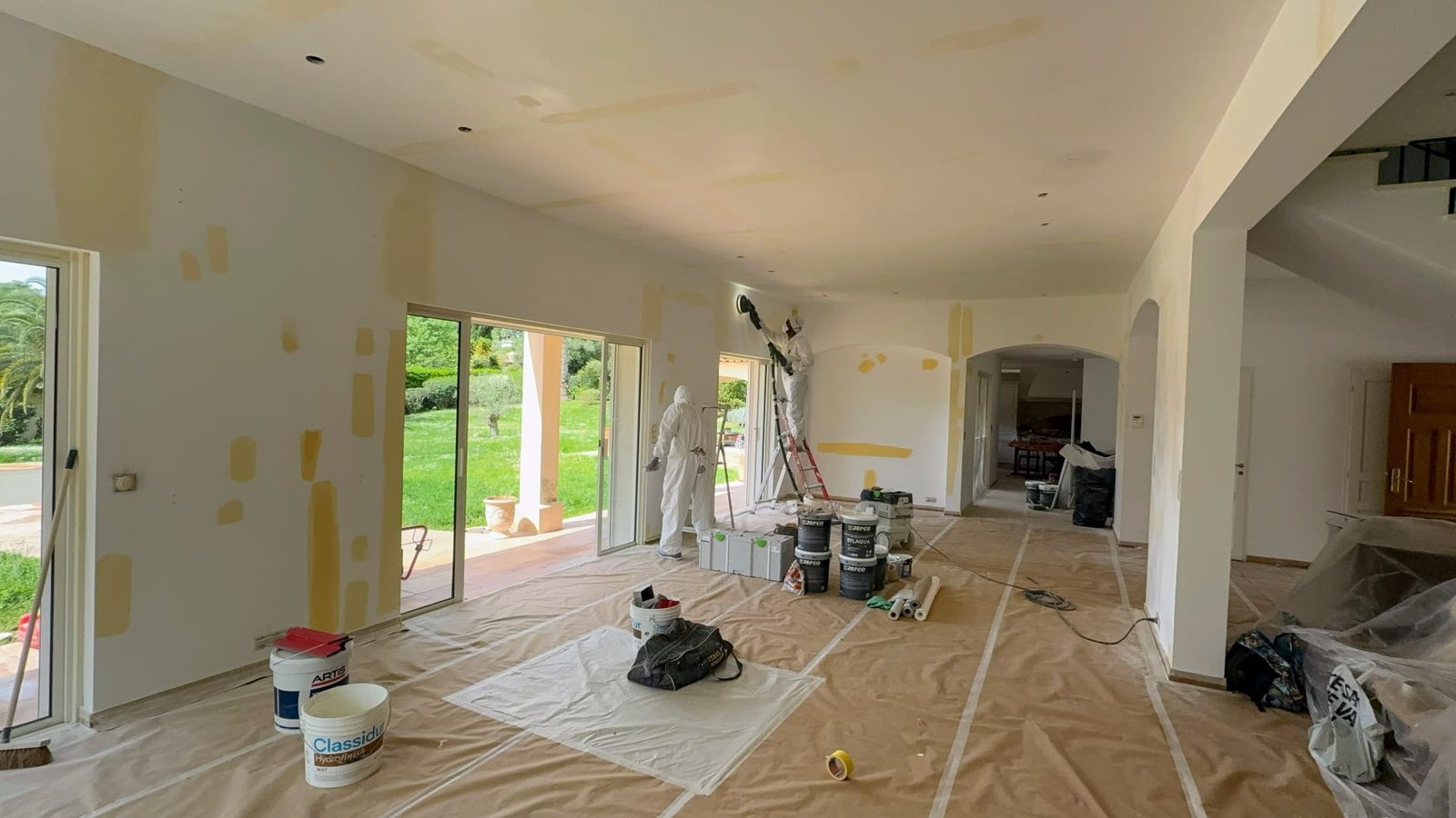 Artisan pour application enduit décoratif Mougins - Sud Artiste Rénovation