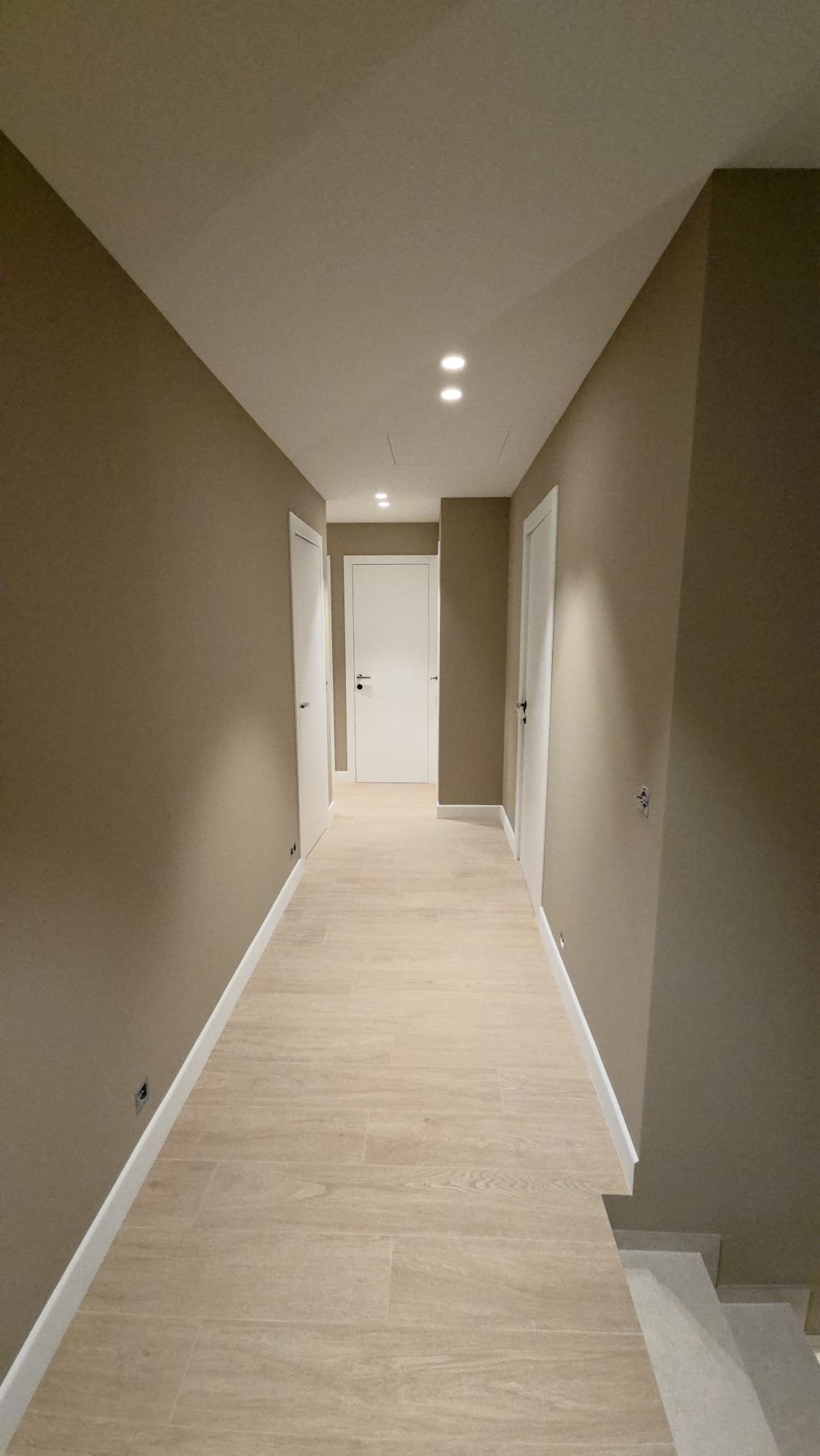 Artisan pour application enduit décoratif Mougins - Sud Artiste Rénovation